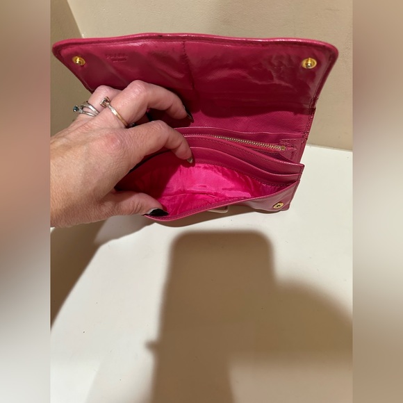 Prada Saffiano Pink Bow Snap Long Wallet - Picture 6 of 15
